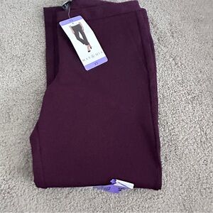Max and Mia Women's Pants Size XS Capri Crop Dress Pants Burgundy NWT